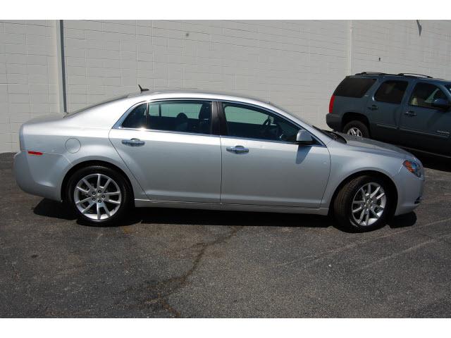 Chevrolet Malibu 2011 photo 2