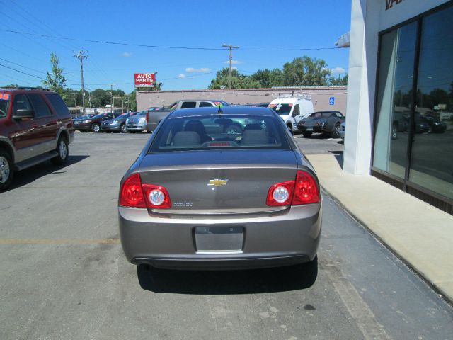 Chevrolet Malibu 2011 photo 3