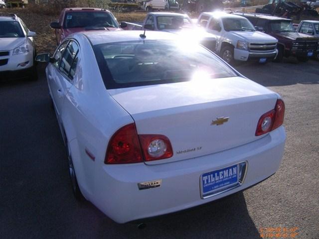 Chevrolet Malibu 2011 photo 2