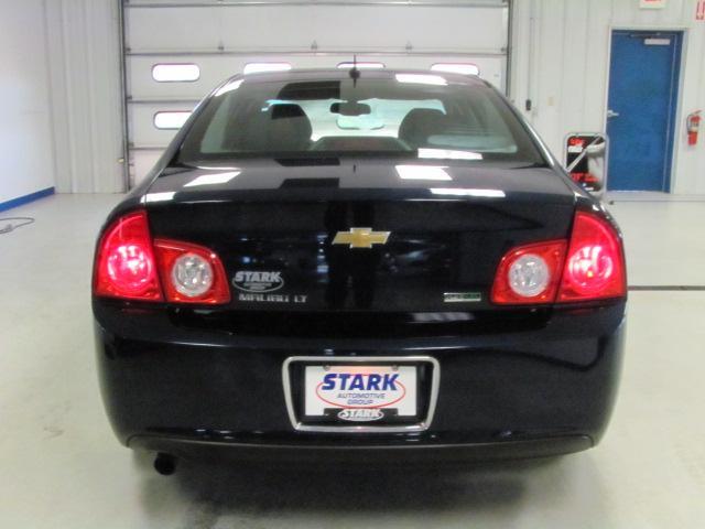 Chevrolet Malibu 2011 photo 2