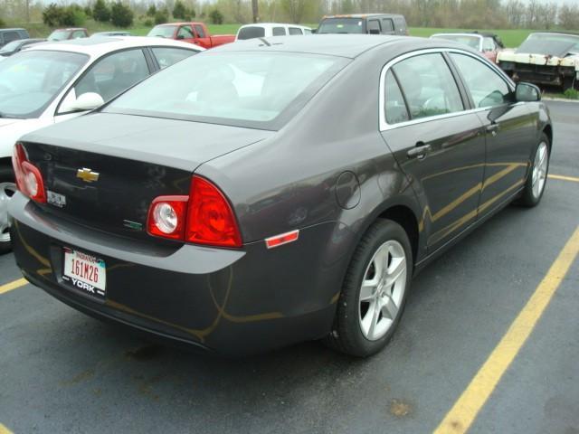 Chevrolet Malibu 2011 photo 2