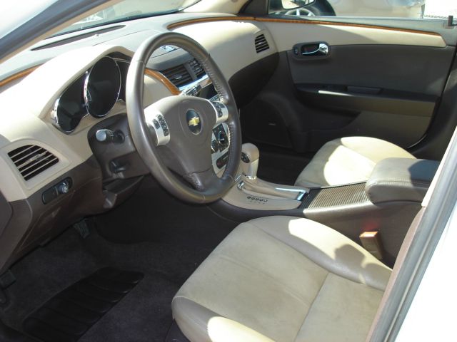 Chevrolet Malibu 4dr AWD SUV Sedan