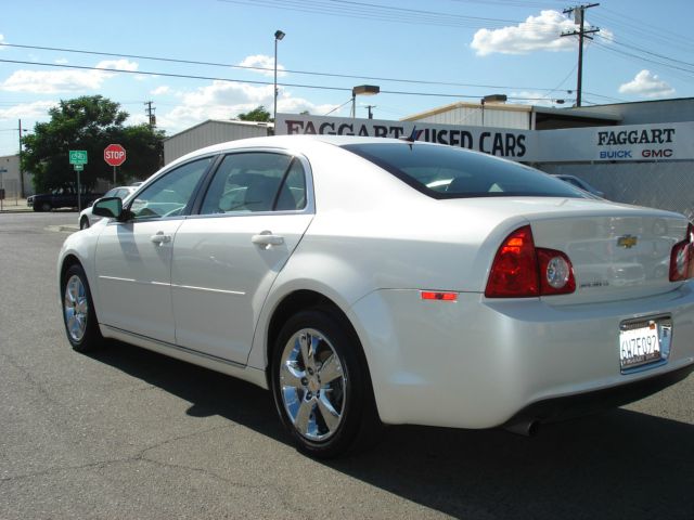 Chevrolet Malibu 2011 photo 2