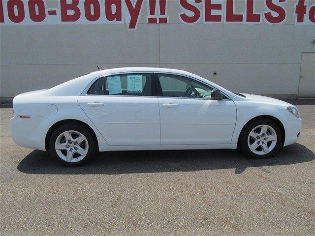 Chevrolet Malibu 2011 photo 2