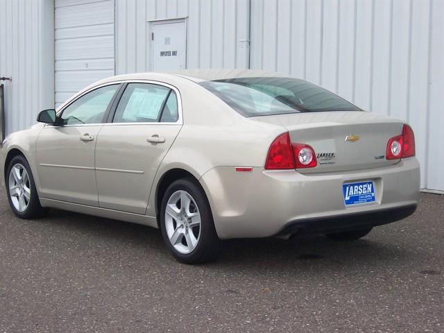 Chevrolet Malibu 2011 photo 3