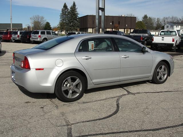 Chevrolet Malibu 2011 photo 2