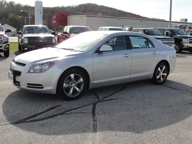 Chevrolet Malibu 2011 photo 4