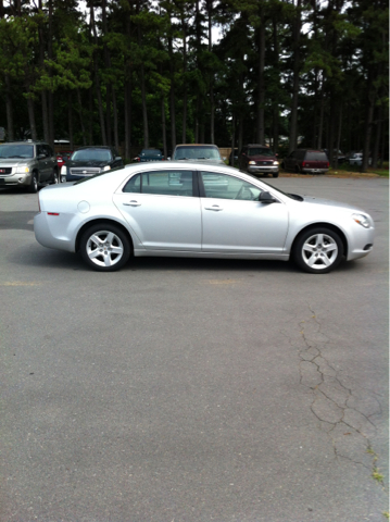 Chevrolet Malibu 2011 photo 2