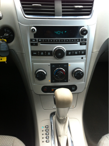 Chevrolet Malibu 2011 photo 3