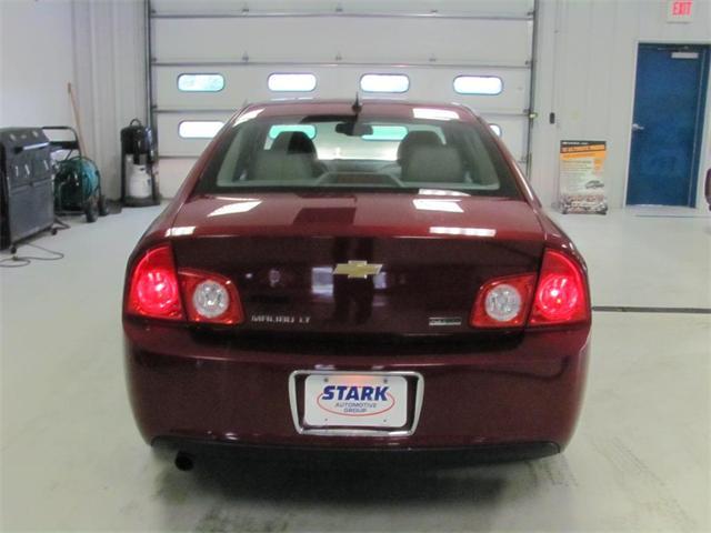 Chevrolet Malibu 2011 photo 2