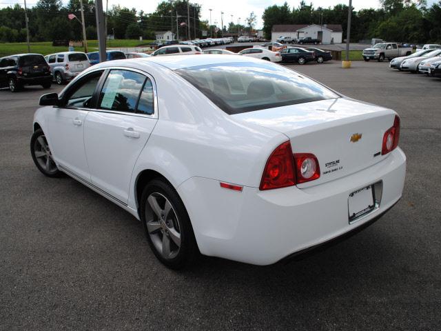 Chevrolet Malibu 2011 photo 3