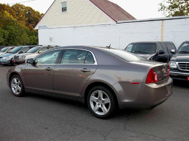 Chevrolet Malibu 2011 photo 2