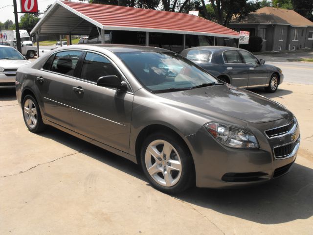 Chevrolet Malibu 2011 photo 2