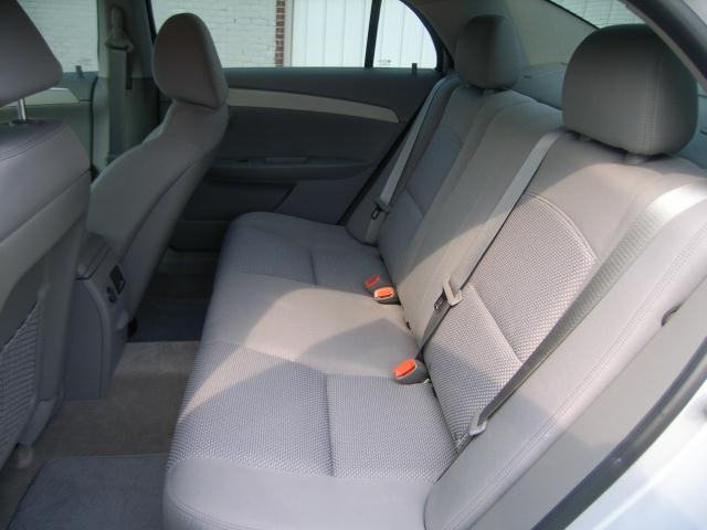 Chevrolet Malibu 2011 photo 2