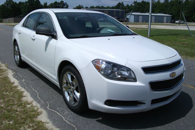 Chevrolet Malibu 2011 photo 2