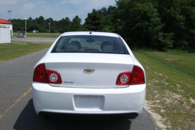 Chevrolet Malibu 2011 photo 3