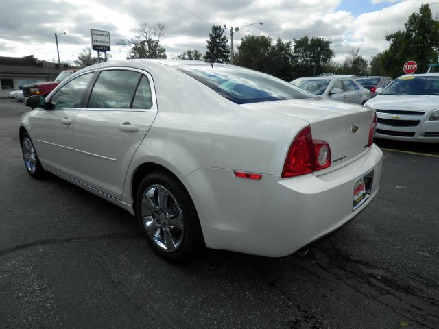 Chevrolet Malibu 2011 photo 2