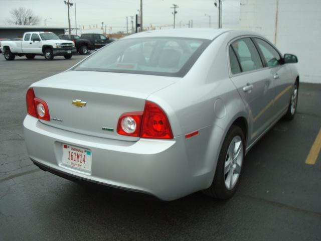 Chevrolet Malibu 2011 photo 2