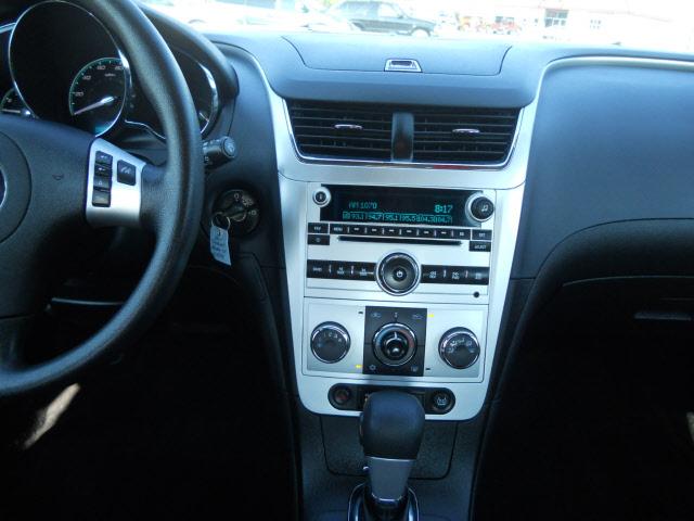 Chevrolet Malibu 2011 photo 3