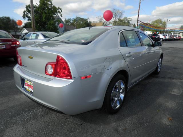 Chevrolet Malibu 2011 photo 3