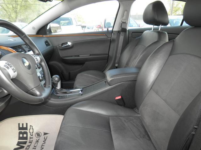 Chevrolet Malibu 2011 photo 4