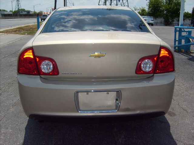 Chevrolet Malibu Supercab XL Sedan