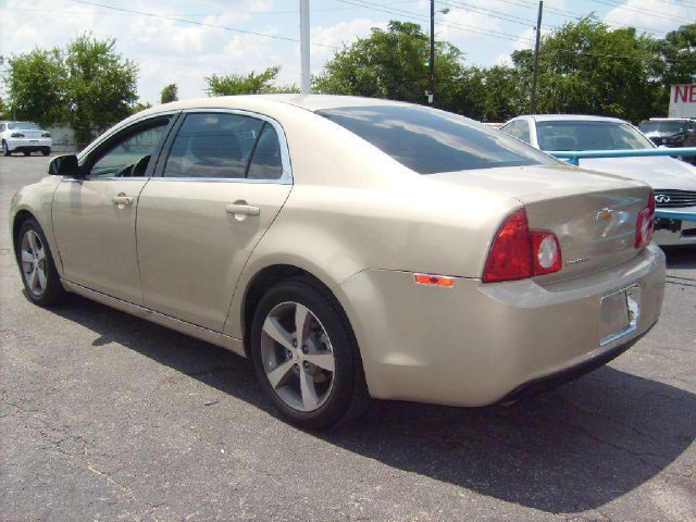 Chevrolet Malibu 2011 photo 2