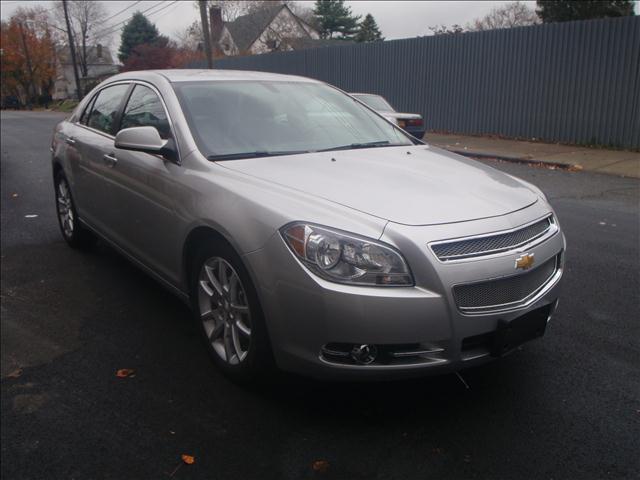 Chevrolet Malibu 2011 photo 2