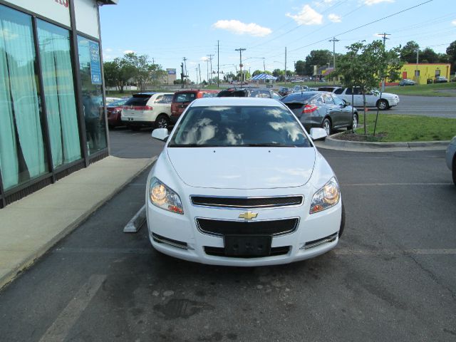 Chevrolet Malibu 2011 photo 2