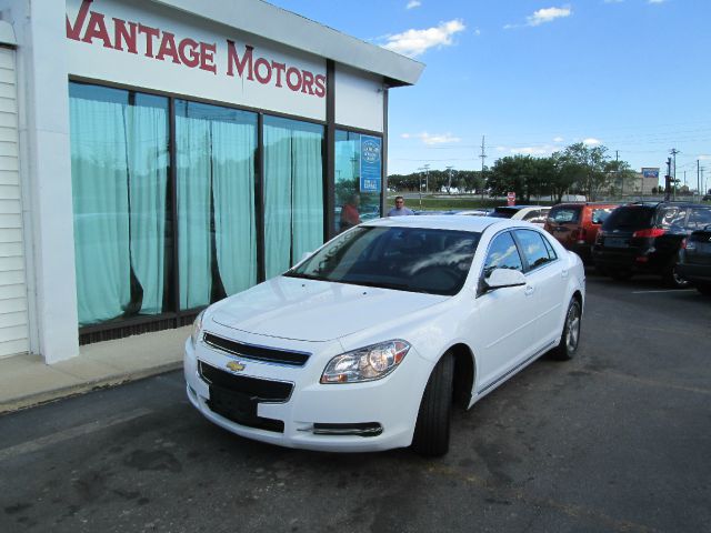 Chevrolet Malibu 2011 photo 4