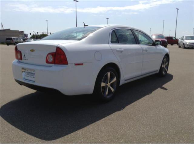 Chevrolet Malibu 2011 photo 4