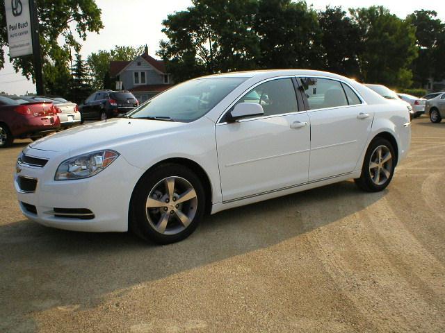 Chevrolet Malibu 2011 photo 2