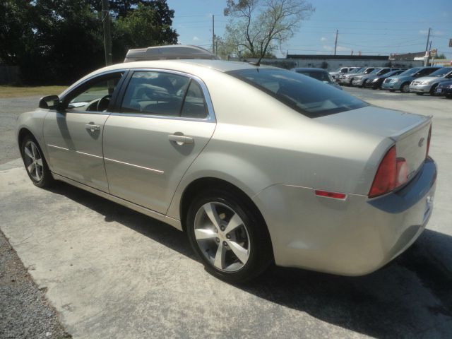 Chevrolet Malibu 2011 photo 2