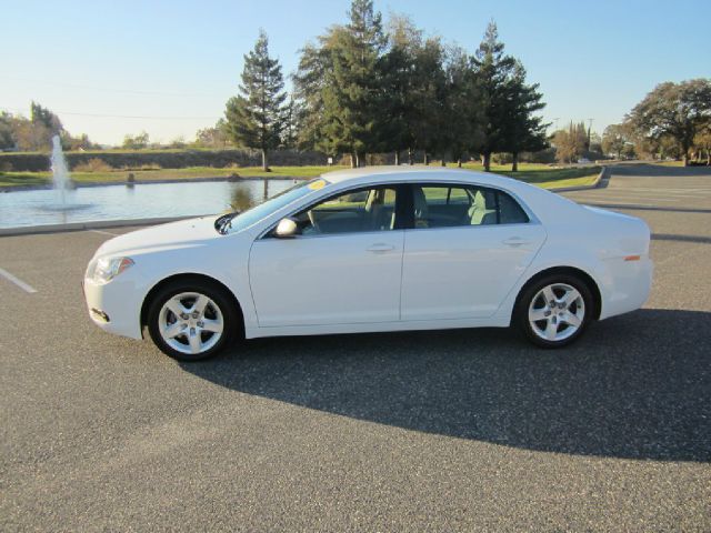 Chevrolet Malibu 2011 photo 4