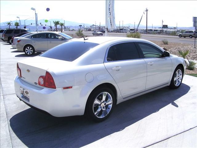 Chevrolet Malibu 4dr AWD SUV Sedan