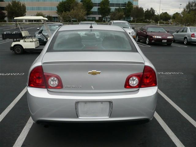 Chevrolet Malibu 2011 photo 2