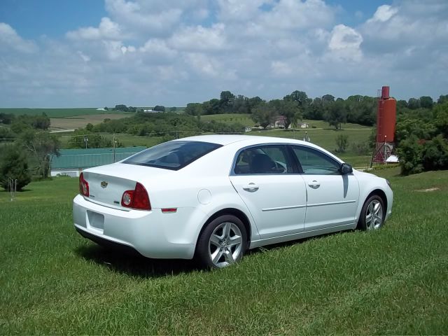 Chevrolet Malibu 2011 photo 2