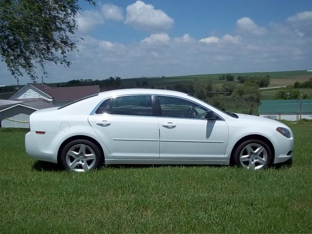 Chevrolet Malibu 2011 photo 4