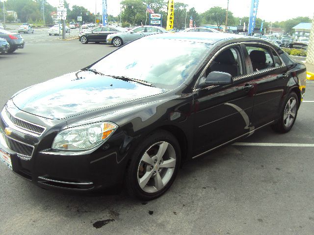 Chevrolet Malibu 2011 photo 2