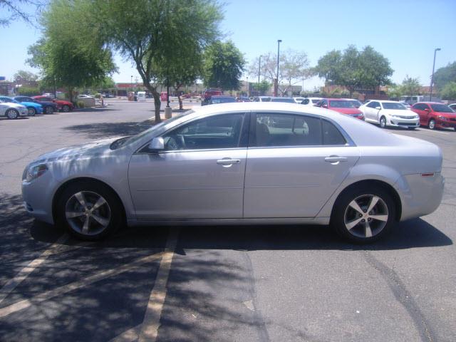 Chevrolet Malibu 2011 photo 2