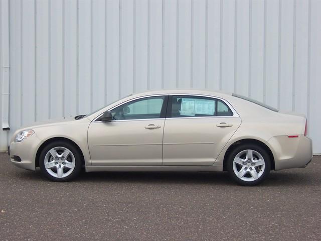 Chevrolet Malibu 2011 photo 4