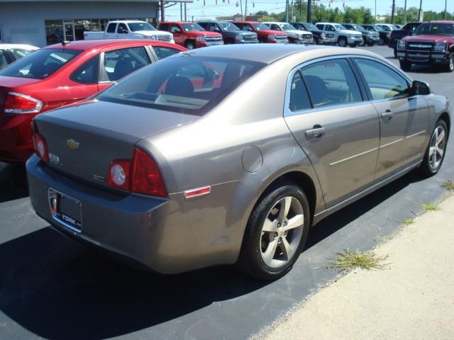 Chevrolet Malibu 2011 photo 2