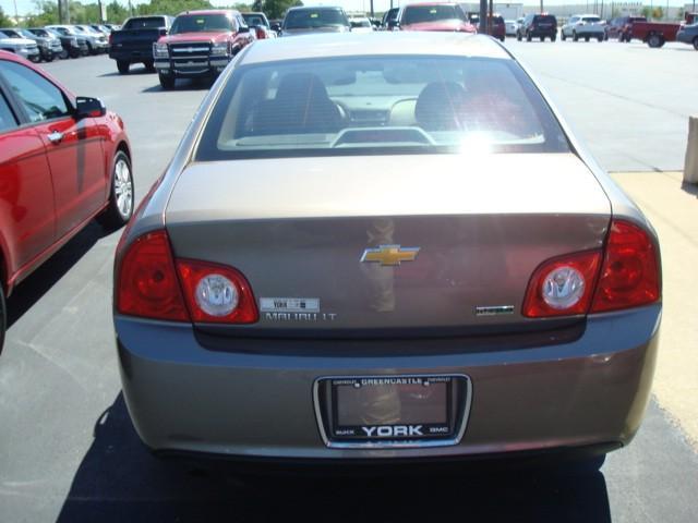 Chevrolet Malibu 2011 photo 3