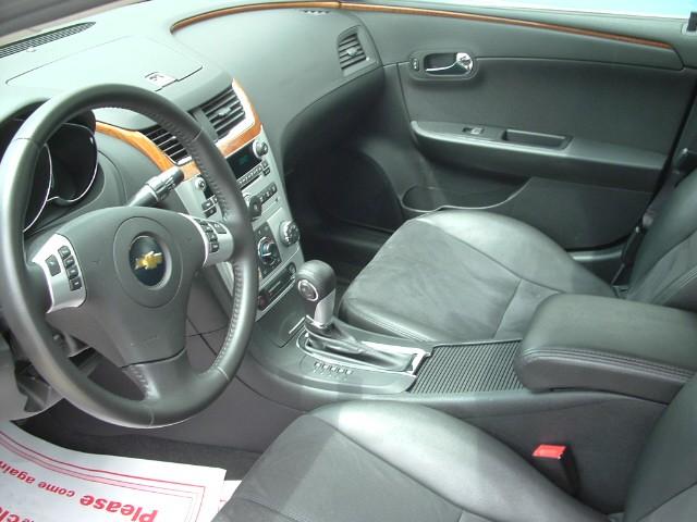 Chevrolet Malibu 2011 photo 2