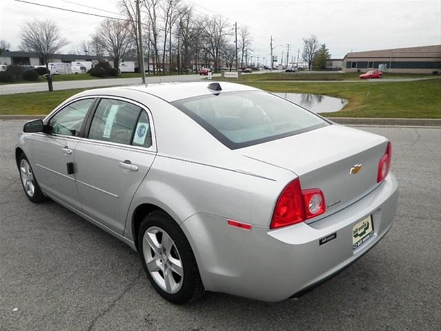 Chevrolet Malibu 2012 photo 2