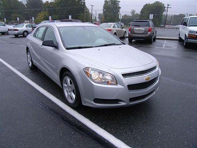 Chevrolet Malibu 2dr HB Man Hatchback Sedan