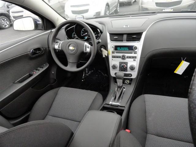 Chevrolet Malibu 2012 photo 3