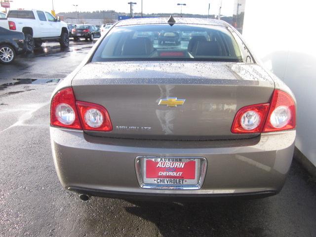 Chevrolet Malibu 2012 photo 2