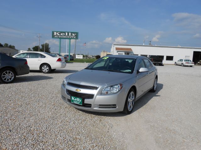 Chevrolet Malibu 4dr AWD SUV Sedan