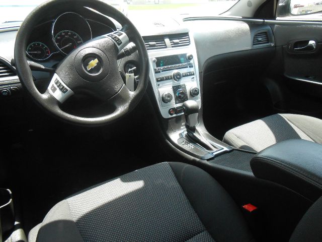 Chevrolet Malibu 2012 photo 2